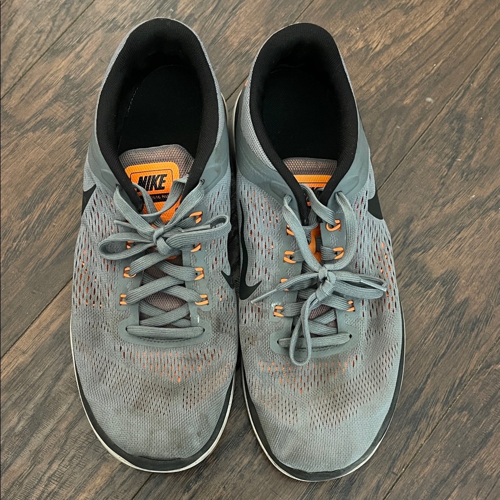 Nike Men's Gray and Orange Athletic Shoes